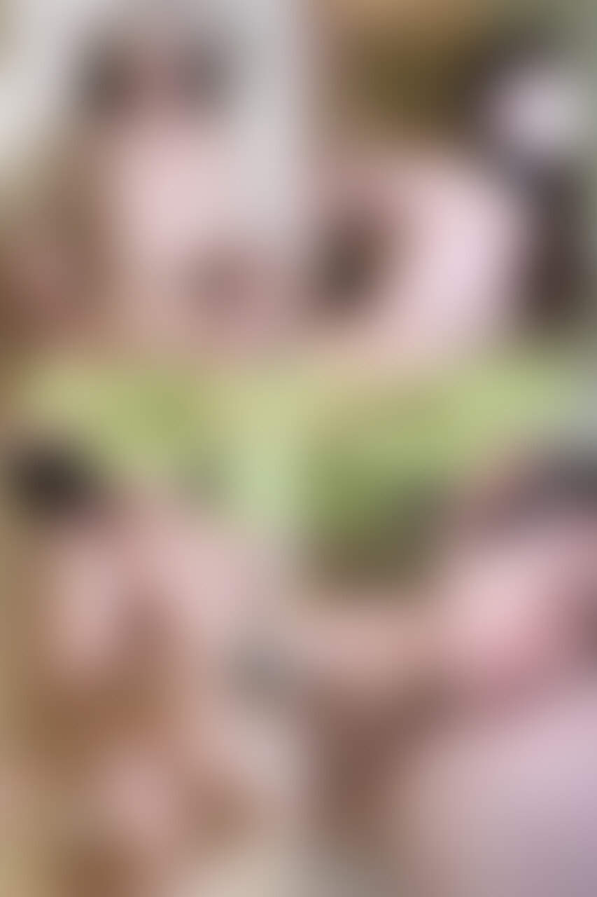 【1:46:33】美乳美尻のSS級ラウンジ嬢美女👩🏻②
📣 VIPプラン限定で目元解禁‼️

総集編 Vol.2＜縦動画Ver.＞📲

ヨッシーX垢の動画を見て中イキに興味があって、まさかのSS級すぎるラウンジ嬢美女が降臨🔥

しかもVIPプラン限定ではマスク着用の目元解禁でのプレイを承諾してくれる、女神っぷり👑

しかも小悪魔的な雰囲気で甘え上手、萌え声、美乳美尻の神スタイルというS級な美女感がすごい😍

こんな素敵すぎるのに中イキ未経験で男のオナニー的セックスばっかでずっと身体は満たされてなかった模様🥹

ヨッシー式中イキ開発で無事に手マンで初中イキご体験✊🏻下半身ガクブルタイプの永遠イキタイプ❤️

しかも上からのアングルだからよりガクブルがリアルでかなりシコイ...🤤女の子って感じるとこんな風になるんだね！　

イチャ甘前戯でオーガズムの感覚を覚えた後は、いよいよ挿入🍌

おチン挿入したらまずはいきなりピストンしないで密着正常位でDキス！←これ定石！！

感度上がってる証拠として、それだけで絶叫するくらいの女の子はもうおチンでも中イキ確定なんよ🤫

正常位の色んな体位で気持ちいいポイント探してたら、奥が気持ちいいのが分かったから、奥が当たりやすい屈曲位と反り腰正常位で奥をガン突き💥

VIPプラン総集編 Vol.2＜縦動画Ver.＞ではプレミアプラン未収録シーンとして、松葉崩しや側位に加え、縦動画ならではの超至近距離でのソファー上のフェラ、ベッド上の女責め・濃厚フェラ、騎乗位など盛りだくさん🎞️（なんと1時間半超え😳）

しかも本作品は縦動画のため、スマホ全画面でお楽しみいただくとより没入感あってリアルさを感じられます📣

ほぼどの体位でも即イキして腰ガクブルしながら連続中イキしちゃってて可愛いすぎる💗

そうすると女の子の頭はだいぶ蕩けてるから、そのタイミングで密着正常位してDキスしながらゆっくりピストン

こういう緩急あるピストンだと女の子も安心するからオススメ！

もちろんバチボコ希望の子にはガン突きオンリーがベスト👍

女の子が好きなプレイスタイル聞いて、どっちも対応できるように鍛えよう！！！

女性を満足させて二人の関係を強固にするメンズを、徹底サポートしてます💪🏻

本動画の女性のように中イキしてベッドライフ充実させたい女性サポートしてます💗

投稿にいいねがたくさん付くとやる気が出てよりシコイ動画をアップしていきます🔥

※※※※※※※※※※※※※※
女性からは撮影、掲載の許諾を得ており、成人であることを確認しています。
※※※※※※※※※※※※※※ (2/2)