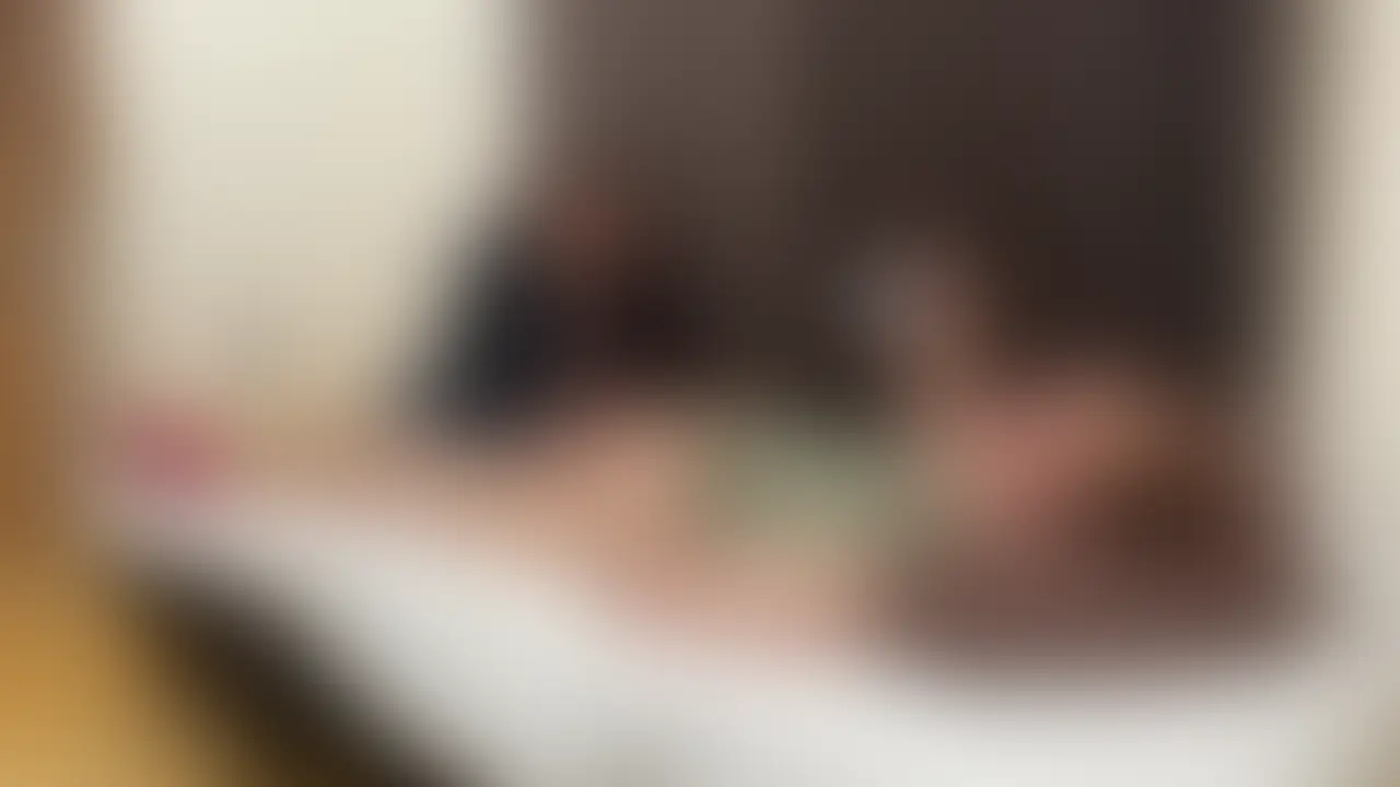 【美乳Fカップ彼氏付き本番絶対NGギャルとお泊りHやりまくりを2つの視点でたっぷり堪能】

正面カメラ・第三者視点カメラの2アングルで圧巻の2時間3分収録！
サマスカ歴代最高のドストライクのタイプの子が来ました！原菜〇華似の超超可愛い子です！
何とかこの子とHしたくて150Kで落とそうとしたり色々やりましたが4年間付き合ってる大好きな彼氏と経験人数1人と言う経験の無さから絶対本番はNG
難攻不落を何とか話術とおじテクで落としハメハメ成功！最後は4年間の彼氏を忘れ「いくーー！」「なつさんのが気持ちいい！」と大声でイキマクってましたｗ
彼氏持ち・経験人数1人・本番絶対NGだったあの子が…
生でぶるんぶるんFカップ揺らしてイキまくります！
を2視点でたっぷり堪能してくださいね！


タグ
NTR　パンチラ　素人　個人撮影　学生風　パパ活　手コキ
下着　フェラ　エロ　スレンダー　美女　おっぱい　生ハメ
美乳　ハメ撮り　射精　中出し　顔出し (2/2)