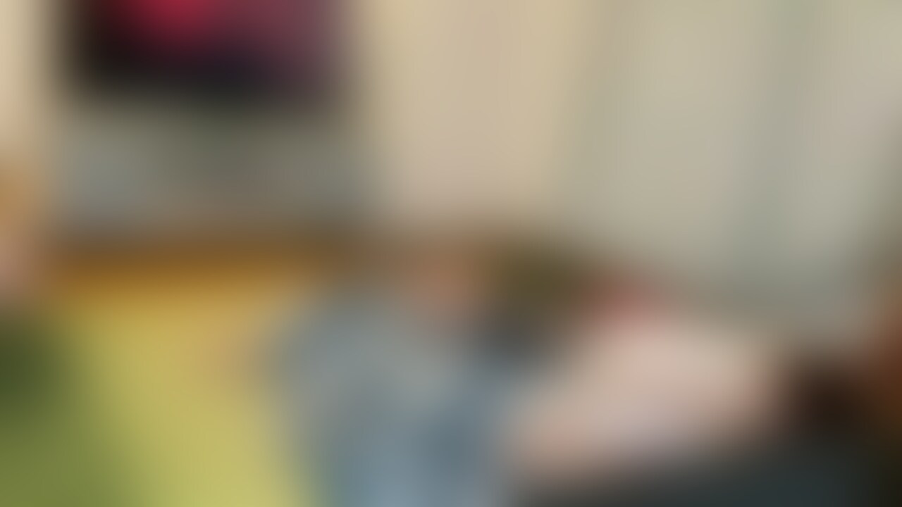 プールから帰宅後映画観てたらお誘いがあったので手で頑張ったら手コキしてくれて1時間ほど焦らされ我慢の限界に...音量注意です!
後編騎乗位で搾ってくれますが........最近おはまりになられている例のアレあります。泣
後半動画挿入編はこちら
▶︎ (2/2)