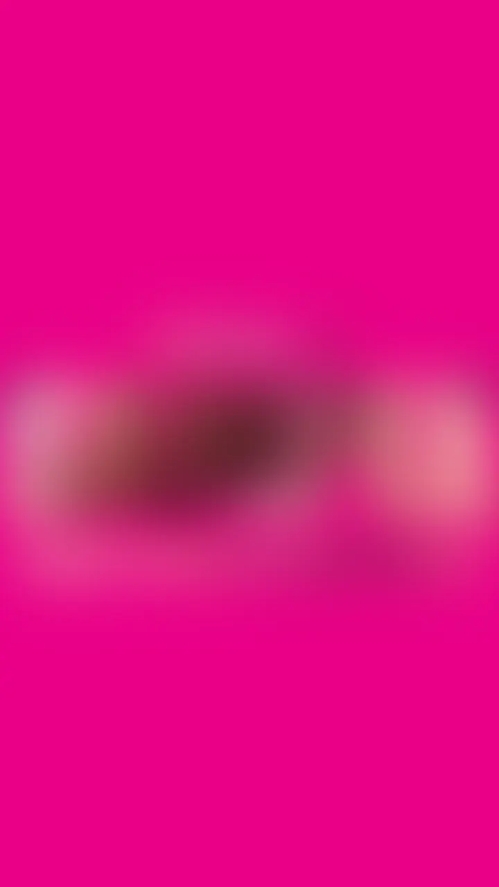 聖なる夜バチボコSEX🎄❤️‍🔥
クリスマスカラーの真っ赤なランジェリーで...

普段と違う会話もあって笑いながら
雑談してる様子も見所です...笑

 前半主観&置きカメラ
 後半主観メインカメラ

 まるでエムちゃんとSEXしてる気分になれちゃう
 爆えろなハメ撮りだよ🫣🩷
 
 激しいのも好きなMな感じどうかな？…変態かな？🥺
 一緒に気持ちよくなってくれたら嬉しいなっ🩷

#xmas2025 (2/2)