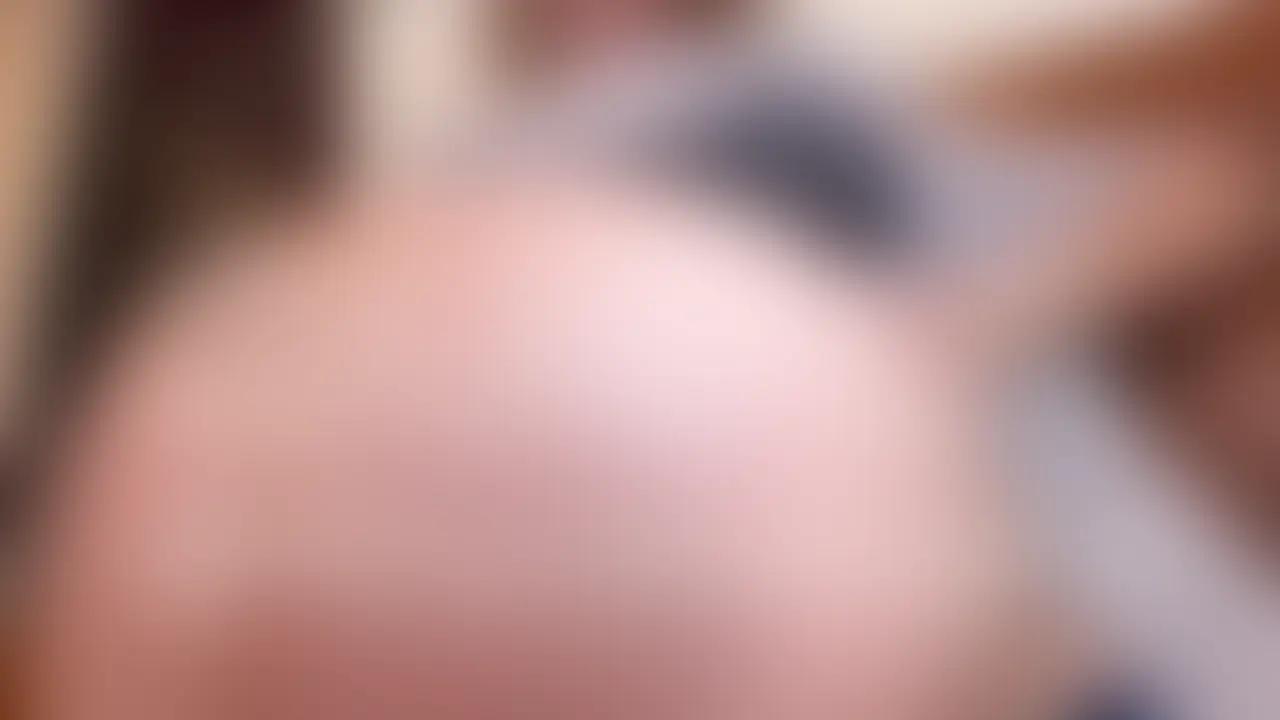 今作はHカップフィリピンハーフ妊婦さん妊娠9ヶ月です！

前回の撮影から一か月が経ちすっかりお腹も大きくなってきました

髪をばっさり切ってショートヘアになってさらに可愛くなりましたね

おへそが出てでべそになってきたのも臨月が近いのかもしれません

おっぱいからはうっすら乳汁も出てきました


過去作はこちら (2/2)