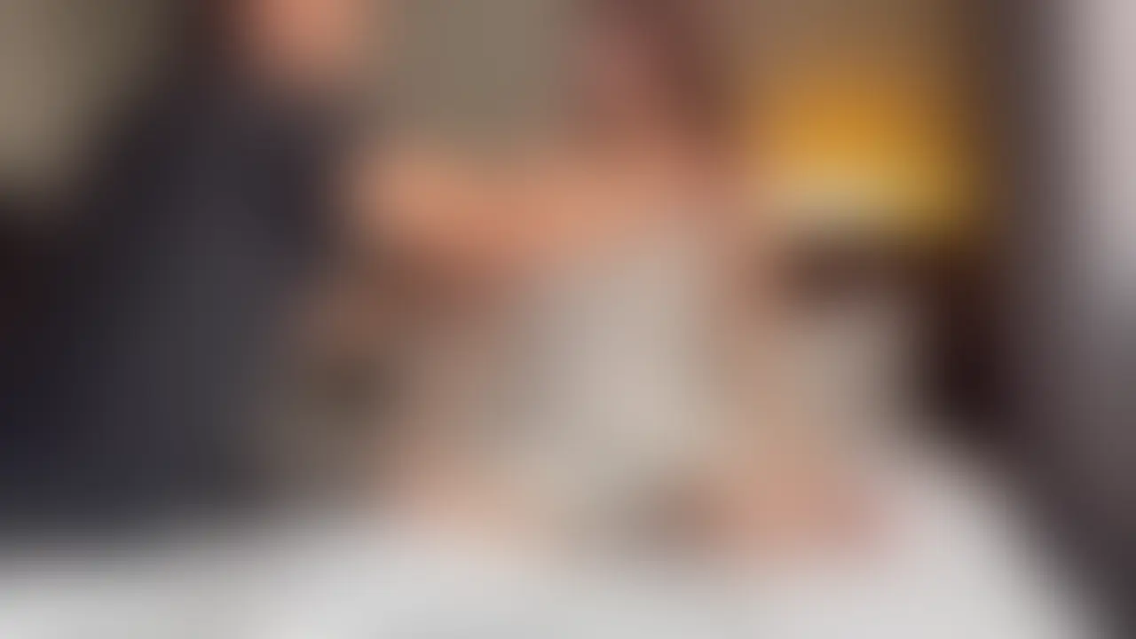 今回の子は元地下アイドルのキャバ嬢。本編は全て顔出しです
めちゃくちゃ細身。普段僕が会う系統の顔の子ではないので新鮮でした笑
胸とかそういう問題じゃなく、体のラインが綺麗すぎてめちゃそそられた。
SEXあんまり好きそうじゃないのかなと思ってたけど
性欲強くてSEXは大好きだけど表現が苦手って言ってたので
犬みたいにアヘ顔させてあげました笑
削除入ったらすぐ消す予定なんで、早めに観てください。
サンプルは短め。
本編は空気感もリアルやし、観たらわかると思うけどめちゃ抜ける。 (2/2)