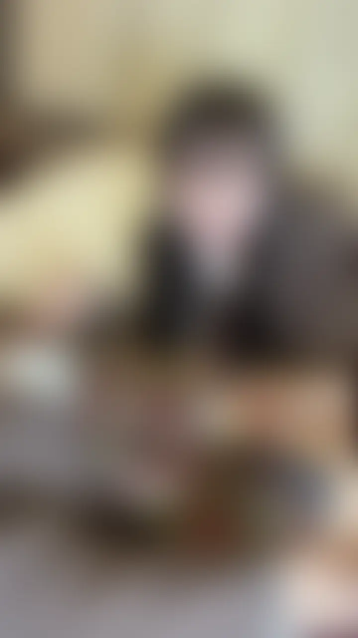 .⋆𝜗𝜚 ┈┈┈ 作品情報.⋆𝜗𝜚 ┈┈┈
痴女ニューハーフの黒桃ちゃんと初コラボ 後編
可愛いレズ女にヤられてみた👩❤️👩💕
ドライブデートから始まった二人のはずが
いつの間にかイチャイチャ空間に..
お互いのアソコを舐め合いそして
挿れてぐちゅぐちゅに侵され
オーガズムに達しました🐳
愛液を一緒にキスし
愛を確かめ合うかのように💭
二人の恋愛物語はこれからも続く (2/2)