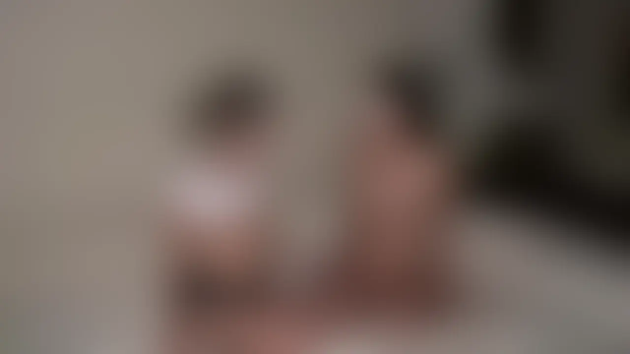 【潮吹きレズプレイ】
大人気裏垢女子のソヨンちゃんと潮吹きレズコラボです
しかもソヨンちゃんは初レズプレイだったみたいで歓喜😍
オモチャ責めやペニバン、双頭ディルドなどで
たくさんの潮吹きありがとう❤️ (2/2)