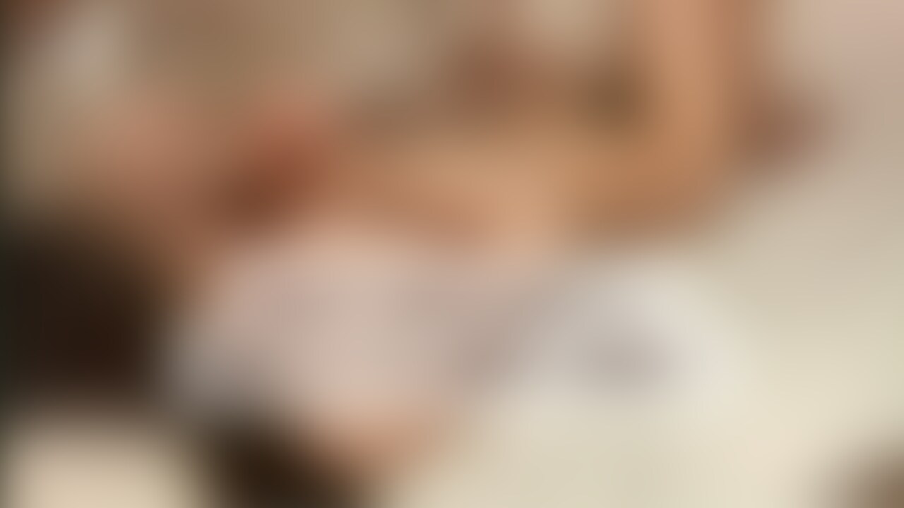 過去の動画で掲載した彼氏持ちOLちゃん。前回の寝取られ○○○が忘れられず、彼氏に会えない日が数日続いたタイミングで発情煽ったら、我慢できず再び会いに来ちゃいました笑
前回の動画はこちらで公開しています↓
https://myfans.jp/posts/2c90f635-91fe-4f36-9687-7012a1216986
彼氏には絶対にできない『寝取り』や、○○○め・○○○・中イキなど、彼氏に真似出来ない責め手を与えながら、『この男に勝てない』という事実を脳に理解させてやります
こうして立場を分からせ、自分から『寝取られたい』『ハメ撮りされたい』という願望を口にさせ、徹底的に背徳感を抱かせてから堕としてやるのが大好きなんですよね(╹◡╹)
気に入った動画にはイイネやシェアで反応して下さると嬉しいです。メッセージや質問箱等への感想・フォームへのリクエストもお待ちしています (2/2)