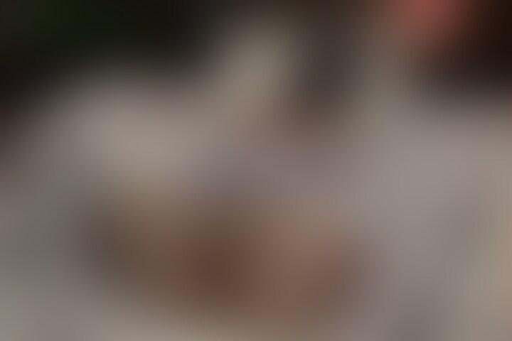 そして美味しそうにディルドを、なのでな舌使いや表情もお楽しみください/////
MPEG4 約40分間収録
可愛らしいウェイトレスコスプレで撮影 (2/2)