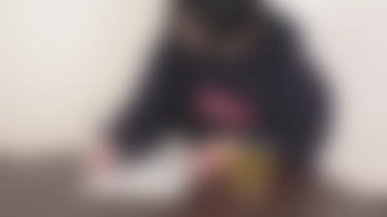 この方、まさかの48歳で4児の母で専業主婦です。
しかも、初めての相手が旦那さん、人生で旦那さんと10回ぐらいしかセックスしたことないそうです。
10回のセックスで4人出産とは見事な的中率ですが、本人からするともっとセックスしたかったそう。
更にはセックスしたいけどできないからオナニーで自己開発をしまくっていた結果、超敏感ボディになってしまったと。
こういうエロい人がセックスする機会もなく埋もれていることに何とも言えない悲しみを感じます。
叙々苑の焼肉をおなかいっぱいだと言って残して捨てるようなものでしょうか。
ちなみにこの奥様のオムライスは、シンプルにケチャップのみという、わんぱく男の子用でした。 (2/2)