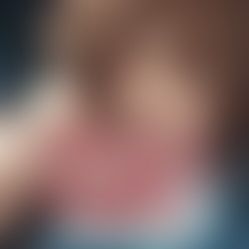 乳首が感じる男のコに
「乳首オナニー体操」と
称し弄ぶお○○○さん。
最初は乳首愛撫から始まる。
人差し指だけで乳首をいじるよう命令し
指の腹で乳首をぐりぐり押し当てては
男のコの感じる顔をまじまじと見るお○○○さん。
次に人差し指と親指で
乳首をつまむよう指示し乳首をいじめ抜く。
ようやく勃起し始めたちんぽを
シゴいていい許可を与えるのだが
お○○○さんのエッチで明るいリズム
「乳首きゅっきゅっ!おちんぽしこしこ!」でオ
ナニーしなければならない。
それを聞いた男のコはリズムに乗り
勃起した乳首とちんぽを
指で締め付けてはシゴきあげる。
女の子みたいに
乳首で感じてしまうちんぽを散々なじられ
お○○○さんのリズムオナ指示で気分は高揚し
最後は射精命令が下され
男のコは敏感すぎる乳首とちんぽ
みじめに両方ともイッてしまう。
どんどん新作動画を公開していきます!
サンプルを気に入りましたら
「いいね!」「フォロー」「入部」をお願いします! (2/2)