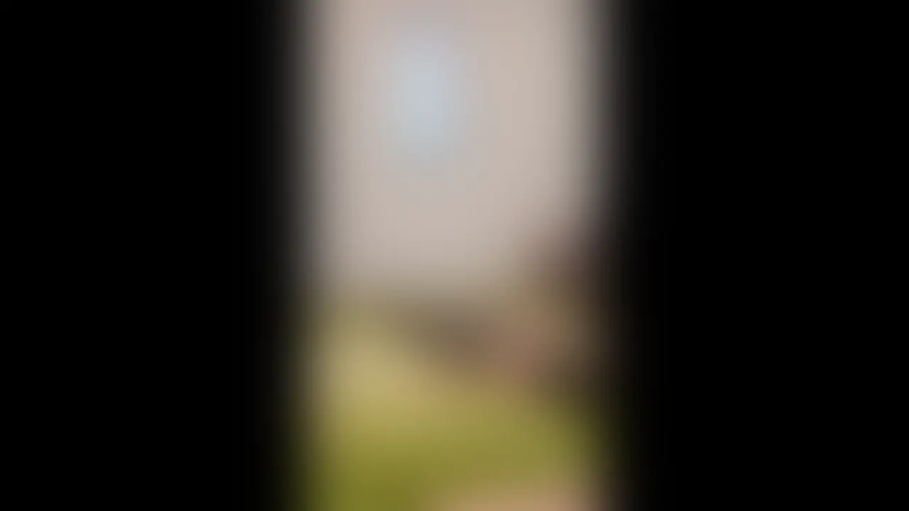 ヨガをしてる姿に興奮してしまいついついイタズラしてしまいました。とにかく実家では昔の事と思いだして興奮してしまいます。 (2/2)