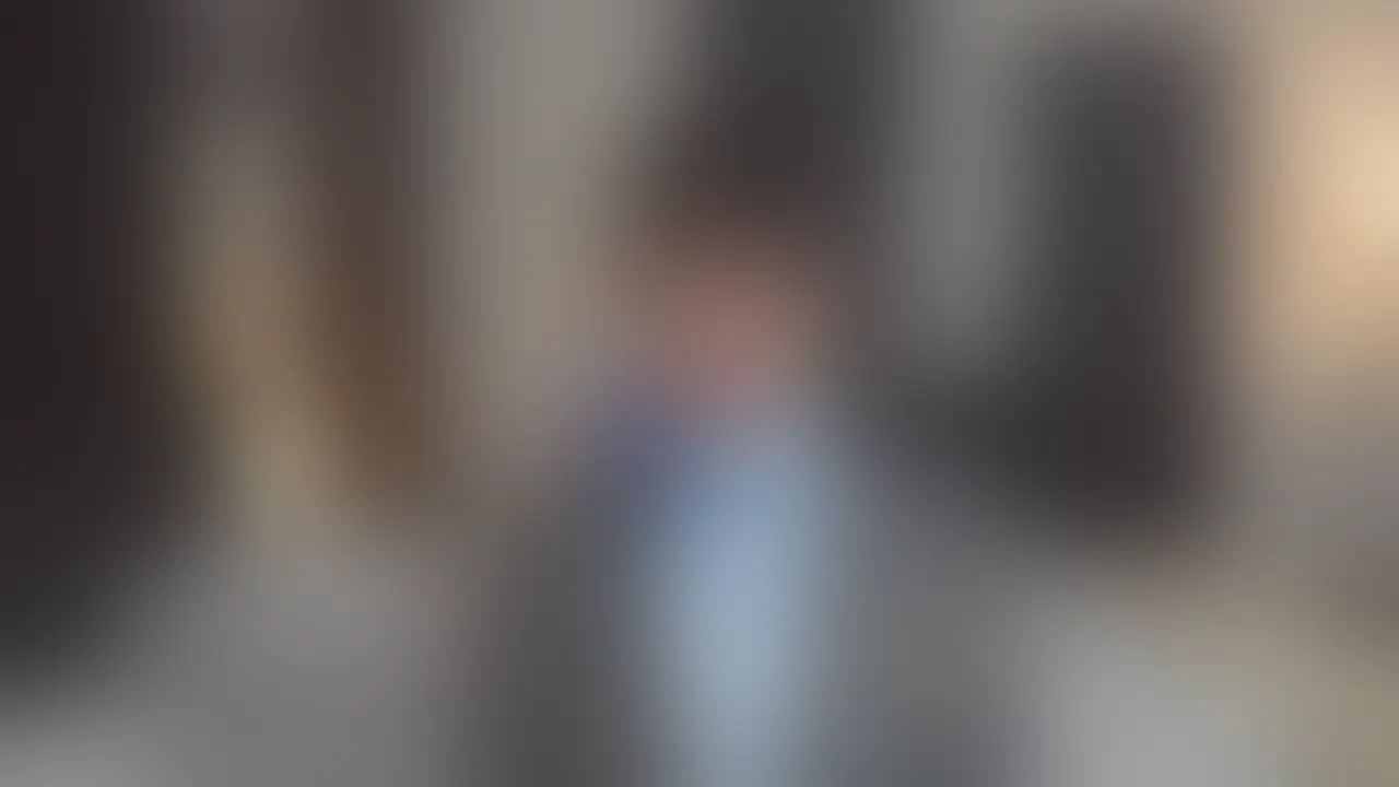 こちらは、全編ぼかしの入った動画です。 雰囲気をお楽しみください🥰
【匿名度AA:トップシークレット!】インストラクター@乃木坂/人妻(25歳)/6パックボディに爆乳が揺れる美尻妻/レッスン中の笑顔の下に隠れたドスケベ本能/汗と混じって滴る甘い唾液で高速ピストンフェラ/ぐちゅぐちゅ音を立て大量よだれを垂らし流し/舌を深くねじ込んで離さない下品ベロちゅう連打/ハイヒールでつま先立ち脚ガクガク震え/ストッキング破れて太ももに汁が伝う/CA制服着衣のままバック挿入おねだり/ごっくん欲が爆発したら即飲み干し
制服着たままハメて💕
こんにちは、ど素人ポルノ@麗子です。
今回のAVごっこは、
乃木坂にあるフィットネスジム🏋️♀️で
インストラクター🏃♀️
のお仕事をされている
お友達のMのえち動画🔞です。
平日の彼女は
主に女性を担当する
パーソナルレッスンが
予約の取れないことで有名な
健康的なセンセイ
なんですけど…
女性のお客さまだからって
油断してるのか
スタイルの良い巨乳😍ちゃんが
着ててもバレバレなウェアで
レッスンしているので
最近遂に
女性のお客さまからもセクハラ
っぽいことをされちゃってるらしいです
ちなみに私も
Mちゃんのパーソナルを受けてる
生徒の1人なんですけど
初レッスンの時は、ちょっとムラムラ💗
しちゃいました
そんな彼女も
キス👩❤️💋👨の相性が合うと、正直好きになっちゃいます
というキス魔💋なんですけど
そんなUちゃんには今回
女子会でよく話題にのぼる
CAの制服✈️って憧れたよね✨
っていう、ほとんどの女性が1度は思ったことのある
願望を体感してもらいました。
AVでもよく見る企画なので
とある商品をパクってます🙊
AV会社の皆さん、ごめんなさい🙏
男から口にヨダレを流し込まれ飲み込むと「美味しい…」とウットリするMちゃん🥰
乳首を摘まれ乳房を激しく揺さぶられるとアエぎ声を上げてしまうマゾっぷりが見え隠れしてしまいます。
その証拠に膣穴を手マンで掻き回されるとビチャビチャと濡れ音を響かせながら
腰を浮かせて「イグーっ!」と簡単にアクメするほど。
大好きなチ●ポ🍌を眼の前にすればノーハンドで咥え込んで丁寧にご奉仕する彼女、
肉棒挿入を焦らされると「早く欲しい」とおねだりした後は激しいピストンに何度も昇天してくれました💯 (2/2)