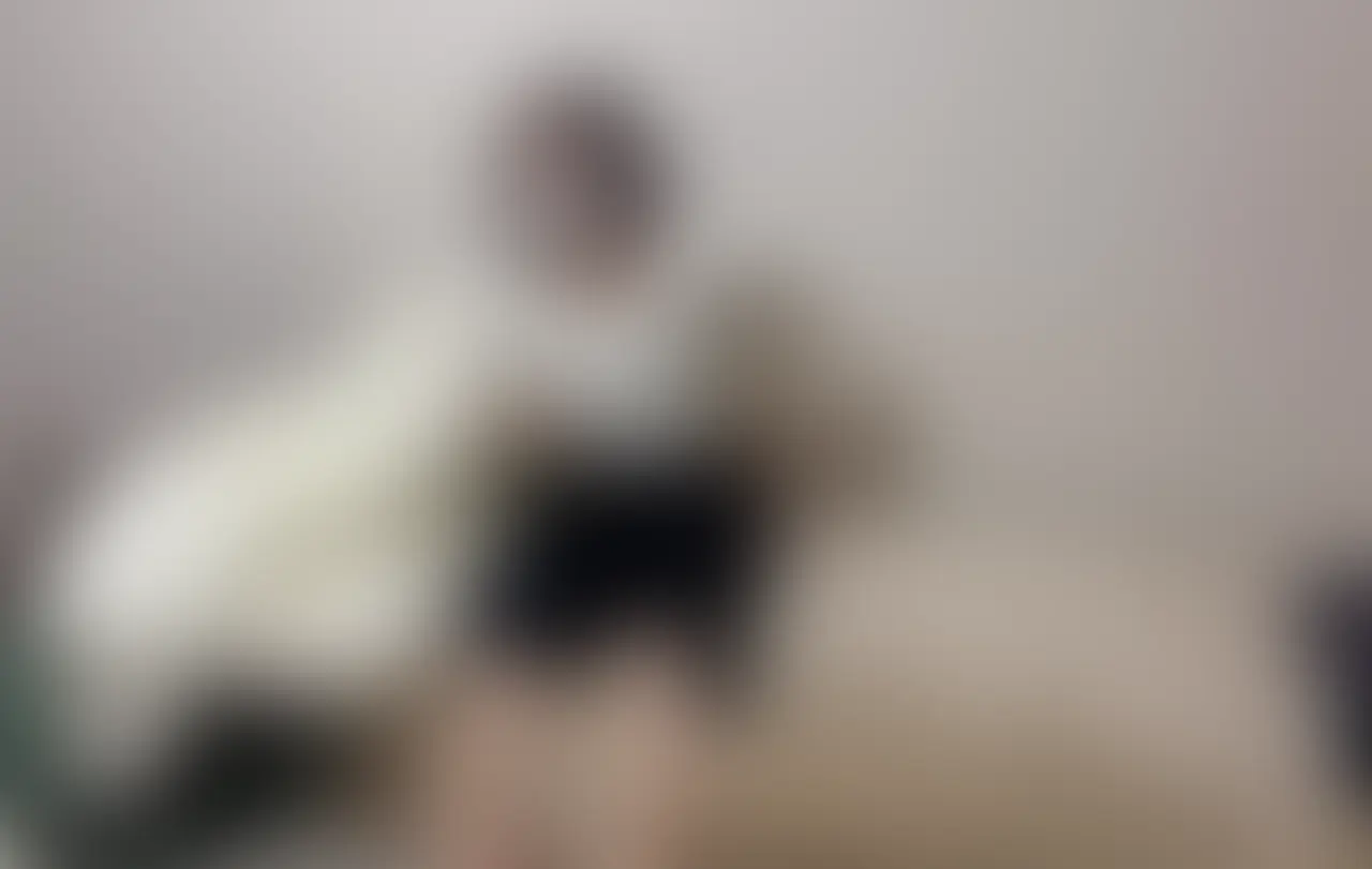 OLのオナニー日記 フルバージョン公開❣️
お家でのリラックスタイム中
したくなっちゃったのでえっちな動画を見ながら...♡
舐められてるタイミングで一緒に感じたり(/ω\*)
お家なので服もどんどん脱いで開放感たっぷりに
気持ちよくなりました🌸
フル動画では全体のぼかし無し、
マスクをつけた状態です😷
少しでも気に入ってくれたら
いいね♡やコメントで感想聞かせてください💕 (2/2)