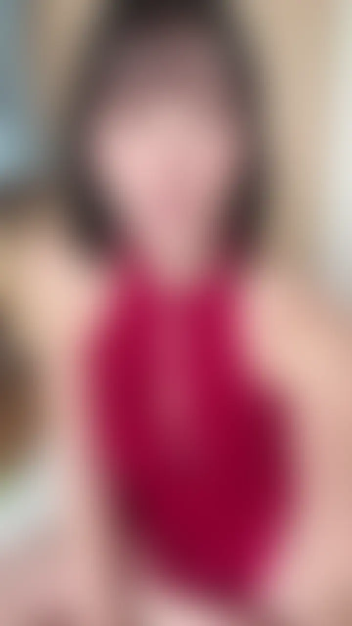 【9月①】
今回の動画は..!!!!!
【久しぶり】の【超接写】です❤️🔥
めちゃめちゃ近くで撮影しました...///
さりこの大好きなクリ攻めしているので
お潮が永遠に垂れ流し状態に💦
イってもイっても気持ち良過ぎて
イキ足りなくて当て続けちゃう…
意図せずですがすごくえっちな動画ができました...////
クンニしているようなアングルなので
自分で見ていて妄想が捗ってしまいました...////
クンニや顔面騎乗が好きなお兄様に見てほしい動画です///
モ⚫️薄めがいいよ〜という方は↓の商品をお使いください🌟 (2/2)