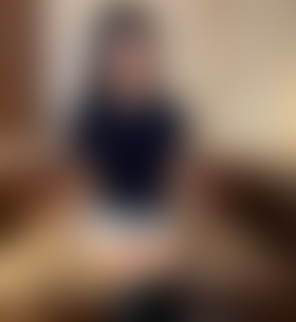 【先行公開】妖艶な雰囲気のギャル系美女 いやらしいデカ乳首を晒しながら、電マであっさりと外イキに照れ笑い。
===============================
※ハメ無し、女の子オナニーイキまで
妖艶な雰囲気のギャル系美女とお話しすることに成功!
モニターになってもらえませんかと口説いて、
ホテルへ連れ込みました!
いつものブーツを履かせたら、
まずはスカートの生地チェックからのパンチラ撮影。
ミニスカート&生足がもう既にエロいです。
別調査ですと言いながらパンツの上からおま〇こを擦り、
ワキ見せさせながら、おっぱいを揉みしだきました(笑)。
VIOチェックをすると、ちゃんと毛を残してるタイプでした!
電マを取り出すと、照れ笑いしてるのが可愛い♥♥
最初は電マを当ててもなんともなかった彼女でしたが、
手でトントン押し当てられると、アンアン喘ぎ出します。
そのままの勢いでグリグリ押し付けてたら、
イクイク言いながらイッちゃいました。
イッちゃったのか聞いたところ、
照れ笑いしながら、
「(首を)コクコク…♥♥」
で、そのあとは…
「いいね」をたくさんもらえると投稿頻度を増やす励みになります。頑張ります。
=============== (2/2)