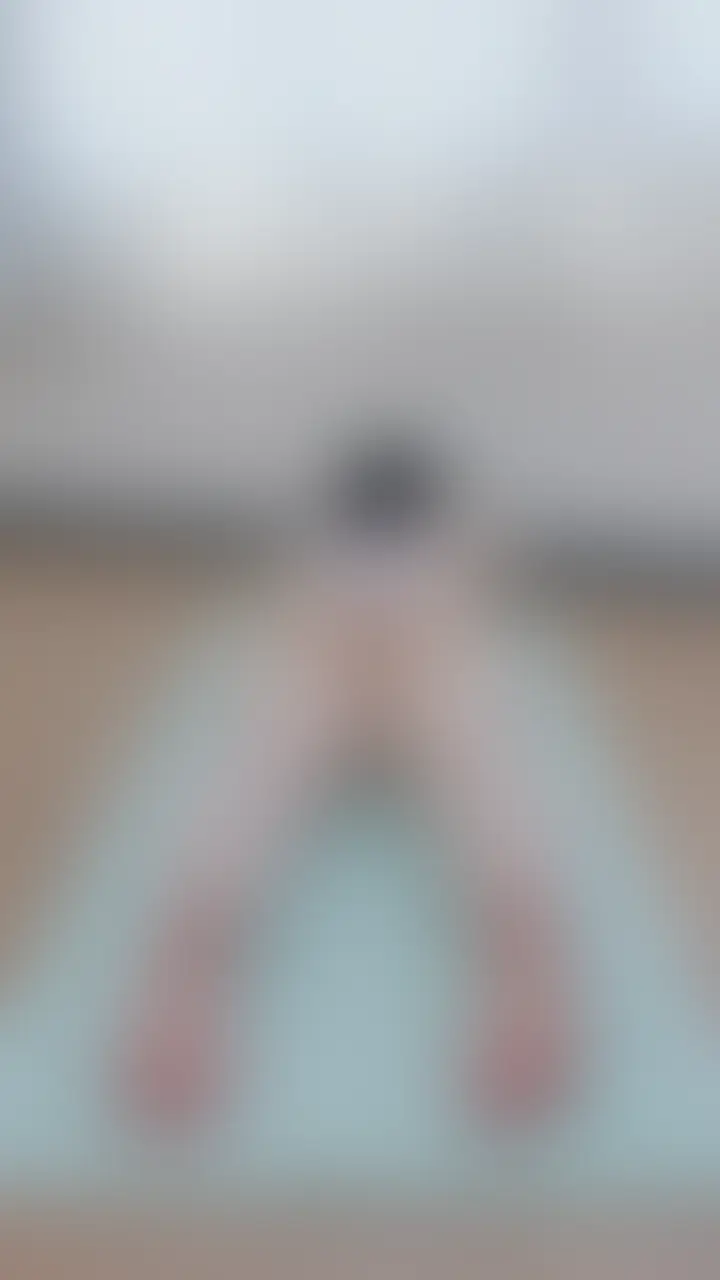深い呼吸を繰り返しながら爪先まで集中してストレッチしましょう♪😋💖 (2/2)
