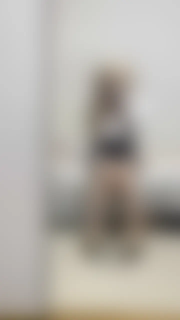 『喘ぎ×スパンコールスカート×ベージュタイツで金髪女装男子が鏡にぶっかけ射精する動画💛💛💛』 sample 1