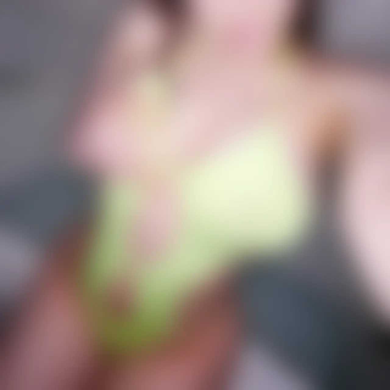 巨乳美女のおっぱい～フェラ抜き

エロいむっちむちの巨乳をたっぷり揉みまくり。オイルをつけてぬるぬるテカテカでエロさ倍増

おっぱいとお尻をたっぷり楽しんだところでフェラでご奉仕

手を使わないじゅぽじゅぽフェラで気持ちよくしてくれます (2/2)