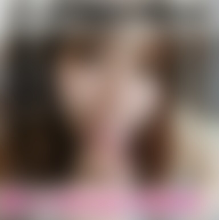 おはようございますっ🥰
今週2本目の動画は…
X(旧Twitter)で好評だった、このカッコでももちのモーニングルーティンを撮ってみたよ♫
ももちは寝る時、こんなふうに苦しくないようにブラは取って寝ることが多いです…♡
ダボダボシャツの無防備な姿でいろんな角度から撮影してみました…(՞ ⸝⸝⸝..՞)
そして過激な動画プランでは、お布団でモゾモゾしながらディルドフェラを(՞ ⸝⸝⸝..՞)♡
寝てるところを彼女の朝フェラで起こされる…そんな妄想しながら撮ってみたよ♡♡♡
ゆっくりねっとり濃厚に…ラストスパートは激しくジュポジュポっ…///
最近ね、高性能なマイク🎤に変えたのでフェラの時のジュポジュポ音がより一層リアルに撮れちゃいました。。
たっぷり堪能してね♡
お顔アップの縦動画で12:42程、収録してます! (2/2)