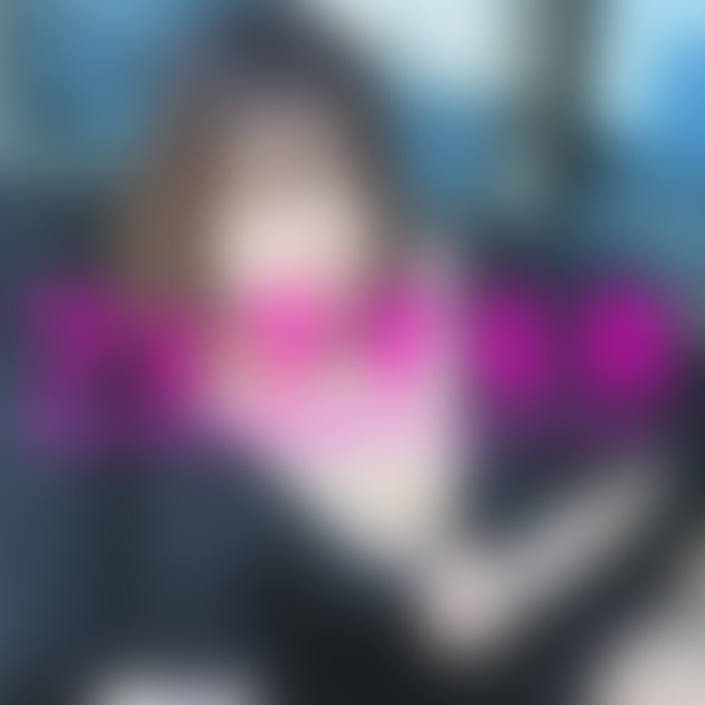 「夏休みの女子大生が車内でしゃぶってくれた」
フェラする女　FSO-005



地方から出てきた夏休み中の女子大生をゲット！

声をかけると「ちょうど暇だったんでいいですよ」と軽いのりでOK。

ちょっとアレですが、一瞬、ニ〇ルンに見えるかわいいこです。

それにしても近頃の学生は、「フェラが異常にうまい！」

どこで勉強するのですかね。やっぱりネットですかね。

ま、いいことなんで、再度いいます、「フェラが異常にうまい！」（笑）

というわけで、口内発射でフィニッシュでした。

本編は顔出しです！ (2/2)