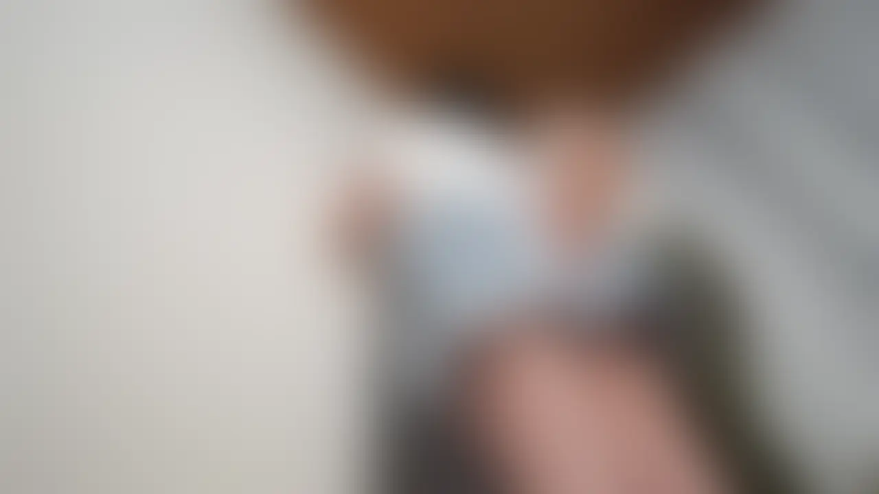 新制服買ってみましたとっても似合っててかわいいです💕
立ったまま下から撮ってみたり工夫してみました
最後は正常位で中出しです✨ (2/2)