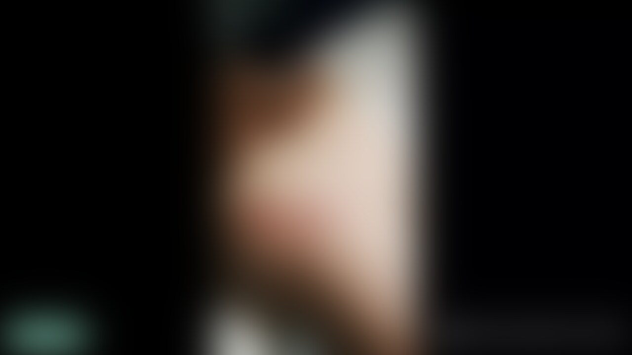 【咬み痕】
ボコボコに凹んだ咬み痕を
人差し指の腹でゆっくり強く押し付けて
心地良い痛みの感触が全身を伝うように
丁寧に這わせてあげると
堰を切ったようにイキじゃくるよ。 (2/2)