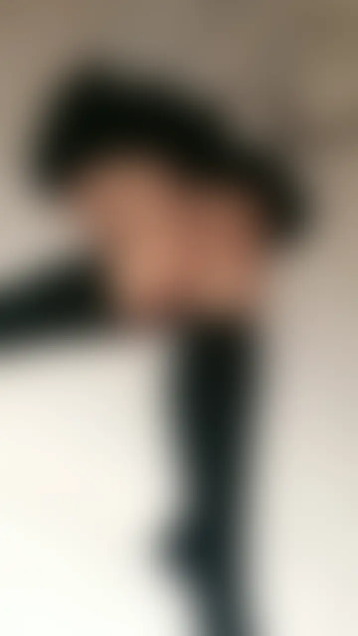 福岡市の春吉で。。ぽっちゃりのデカクリの、のんちゃんです。 勉強の帰りに待ち合わせ。自分でパイパンにしたらしいです。 (2/2)