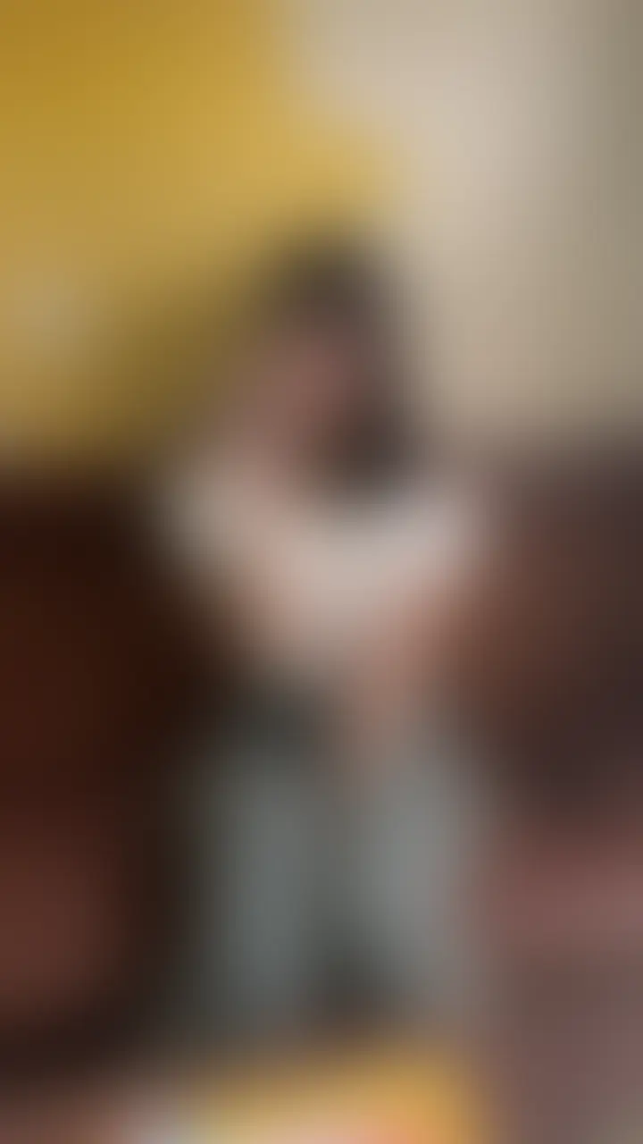 【本編完全顔出し】No.37 アイドル売りコンカフェ嬢のハメ撮り入手。
みなさまお待たせしました。
いや、お待たせしすぎたのかもしれません。
【当チャンネル過去1,2を争うアイドルフェイス】の登場です。
事の発端は1通のDM。
歌舞伎町のコンカフェに通う男性から、推しコンカフェ嬢とのハメ撮りの買取依頼が。
まずは女の子の写真と、短い動画をいただきましたが、女の子の顔が良すぎるし声も可愛い、なによりも
(((エロそう!!!!!)))
即決でハメ撮りを買い取らせていただきました。
肝心の動画の内容も、かなり良くて何回も抜いてしまいました、。
ヘビロテ確定です。
みなさまに共有するかかなり迷いましたが、
元を辿ればこの活動を続けられているのもみなさまのおかげですので、
‼️公開することを決断しました‼️
もちろん女の子はこの事を知らないので、バレたら消します。
ぜひ皆様のシコレビューをお待ちしております🙇
僕的には顔もいいが、ケツがいいね!ケツが! (2/2)