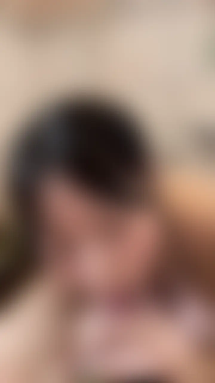ゴムつけてるときもりこのお口の中ですっごい熱くなってたよ🤭💕
おちんちんぬるぬるにしてはやく入れようね💓 (2/2)