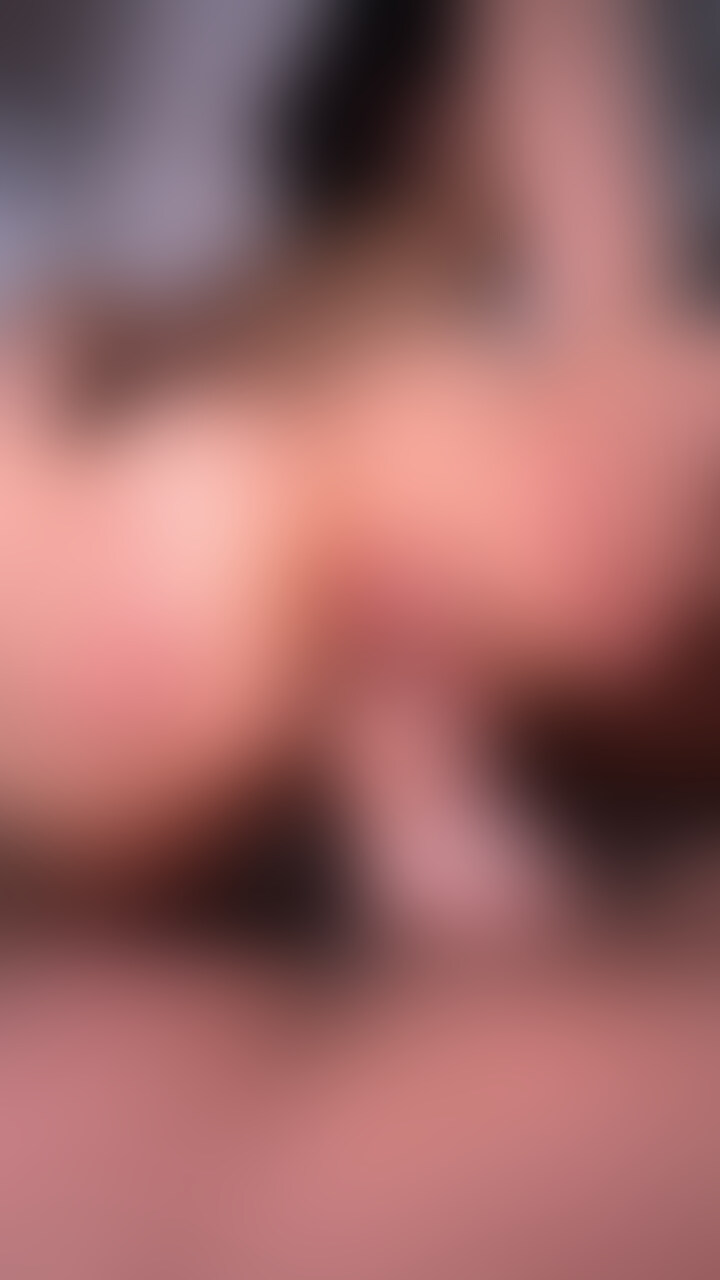 大学入学したての美乳美少女　Part①

「イク感覚知りたいです…」
「あと潮吹きもしてみたい！」
SEX経験１回だけの美少女からのフォーム

結局SEXの才能やばすぎてすぐイクちょろまんこ。しかも中キツキツすぎて勝手に精子吸い上げられる感覚やばい。


美少女 × 名器 × 細身美乳
この子最強すぎない？

「またすぐ会いたいです…」
学校終わりにTwitterで出会った年上男性のとこにSEXしに行ってるなんて学校の友達も知らないだろうね (2/2)