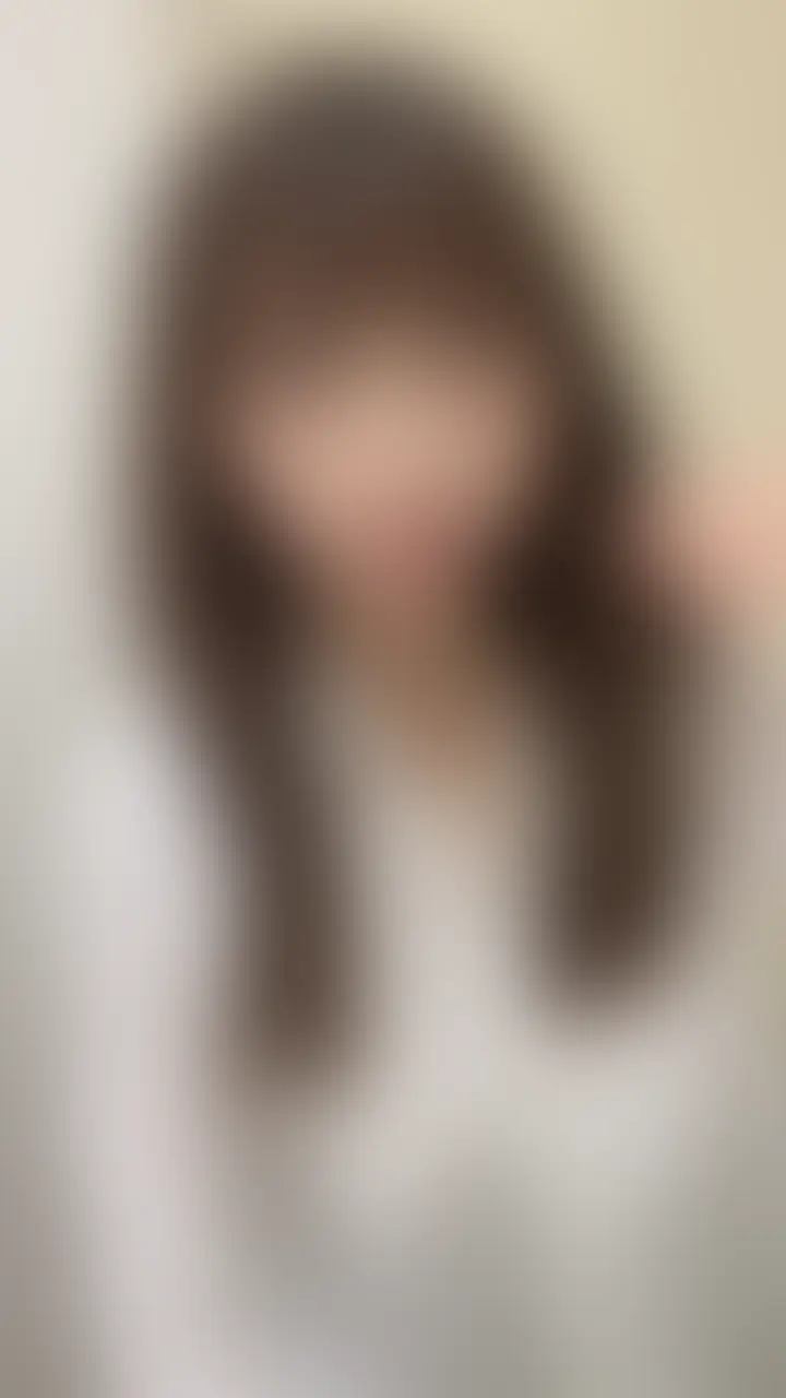 ドM女で遊びませんか…？
右上のいいね♡もお願いします🥺

着てきてって頼まれたえっちなランジェリーに
乳首クリップをつけて…
ドMなみおにゃを押し倒してたくさん焦らしプレイ🥺

そんなことされてるうちにあっという間に
あそこはびちょびちょに…💦

えっちな下着が恥ずかしくて、
でも見られていじわるされるのが大好きなみおにゃは
なんと3回もイッてしまいました。。

恥ずかしいんだけど
みおにゃをたくさん責めて一緒に気持ちよくなってくれたらうれしいです…♡ (2/2)