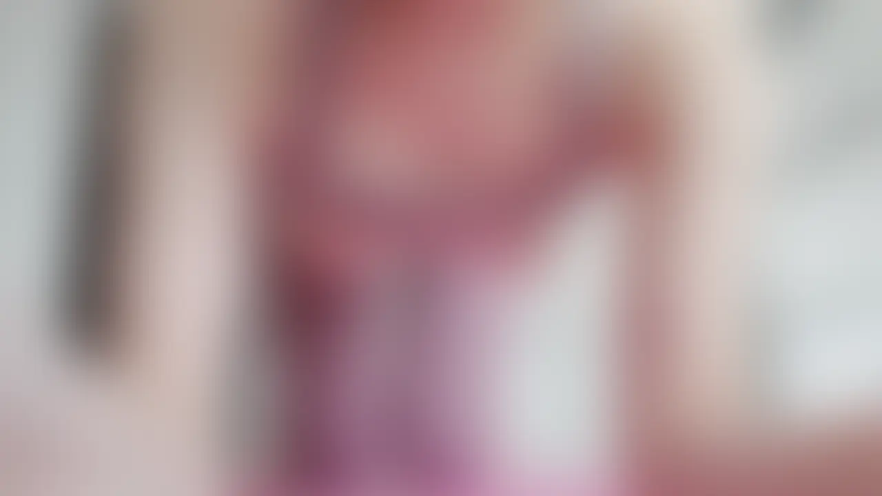 今回の動画は、ローターと乳首クリップをつけながら30秒プランクをしてみたり…もっとつよつよ!💪な乳首になるためにずっと気になっていたえっちなマットでトレーニングをしてみました❤
どちらもすごいものが撮れてしまったような気がします😳どうですか? (2/2)
