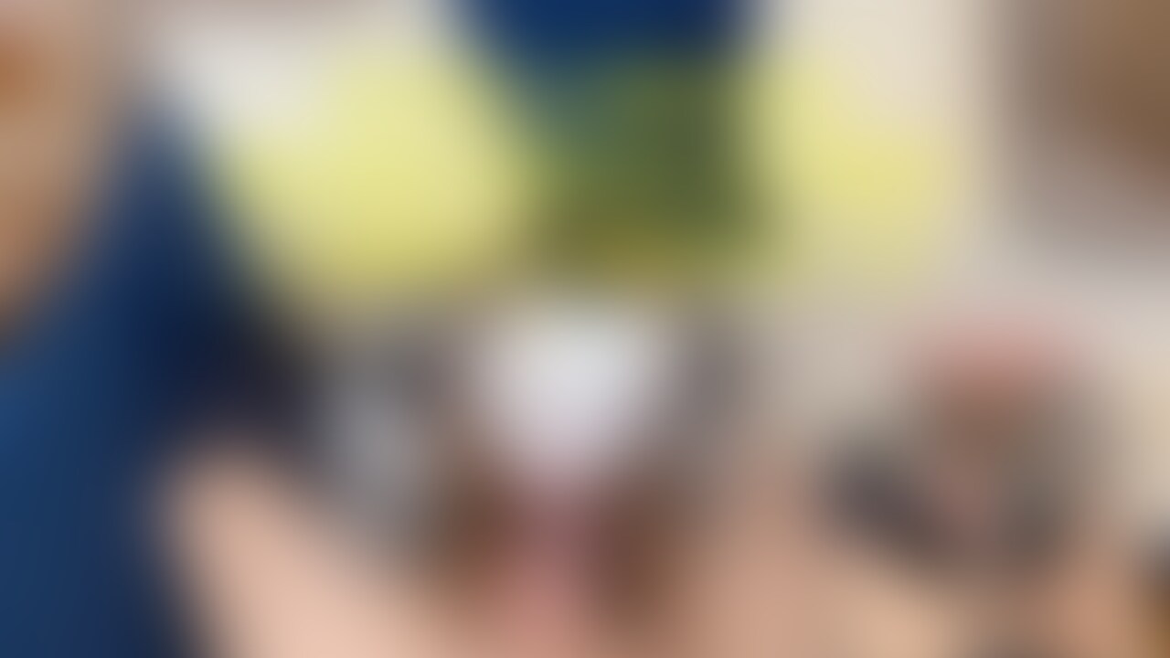 SEX出来ないから人妻におもちゃを使って手コキ&フェラで射精させられた💦💦 (2/2)