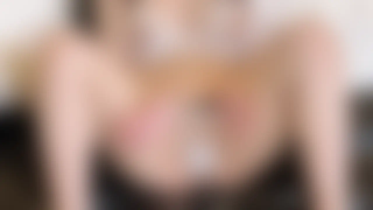 膣内まで見せて…クスコ固定の羞恥えっち💗【シルフィード=ロビン】
本気で見せちゃう…えっち💗
今回はなんと――
クスコでおまんこ“ぱっくり”開いたままのまる見え状態///💦
中までぜ〜んぶ見られてるのに、
そのまま…💗💦
恥ずかしいのに、感じちゃって、
もうおまんこトロトロ…
見られながらイかされる羞恥と快感、同時責め。
濃密に撮ったクローズアップ映像と、
ぐちゅぐちゅがたまらない1本です💗
ぜひ、あなたの目で見届けてくださいね…💗 (2/2)