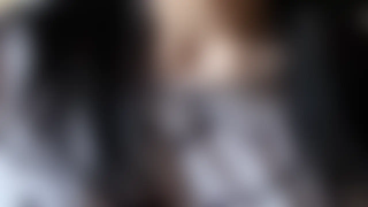 クリトリスってこんなに大きくなるの?
乳首吸引して敏感にした後に、あそこまで吸引できるなんて知らなかった🥺
触れてパンパンで敏感になってるところに、大きいのが入ってきて頭真っ白
フォロワーさんにプレゼントしてもらった衣装と道具で一日中えっちな事してました
長いので2部編成です😉
こちらは前編
#みー
#みーちゃん (2/2)