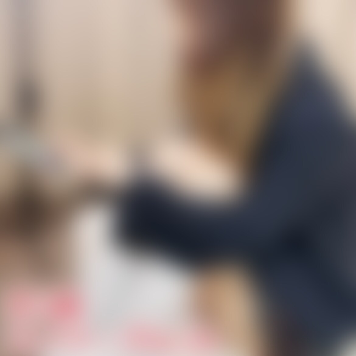 今回は番外編です(ぶっかけは無いですが、個人的に好きな映像です)
赤チェック○○○がスマホでYo○Tub○を見ている所、変態たちが邪魔しない程度に、好き放題しています♡ (2/2)