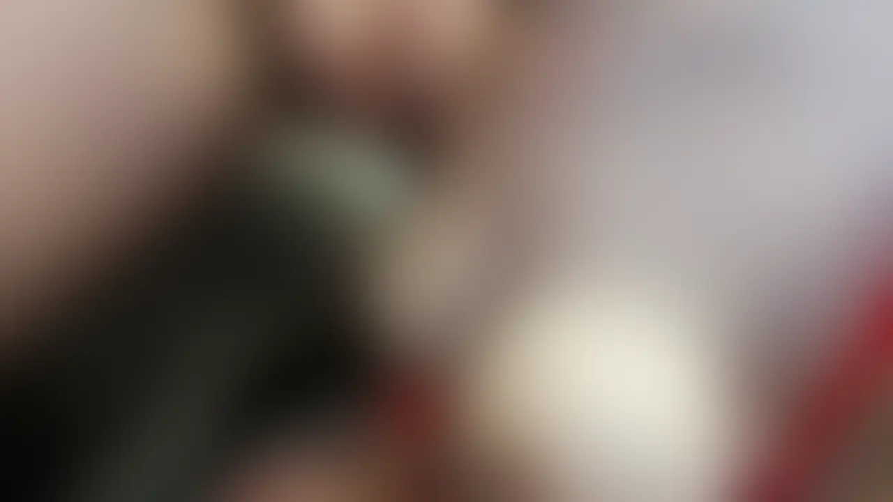 セレブ妻 涼子さんの大ファン単独男性をヤリ部屋へご招待! ぶっかけ祭り🔥 連続フェラ・Wフェラ・騎乗位・バックで最後は美巨乳に大量ぶっかけ
こんばんは、NTRサークル「シークレット」主宰のTAKAです❤️🔥
いつも応援ありがとうございます!
今回は涼子さんの大ファンの単独男性さんを特別にヤリ部屋へご招待しました。次回もぶっかけ祭りを開催しますので、ファンクラブメッセージをご確認ください。
改めて涼子さんのスペックです↓
年齢:36歳
出身:埼玉よりの都内
カップサイズ:Fカップの豊満巨乳
身長・スタイル:スレンダーなのにグラマラスなセレブ妻体型
活動:NTR/スワップ/貸し出しサークル「シークレットSecret」(@ntr_secret)所属
きっかけ:ご主人の強い性癖で「貸し出される」ことになり、ご主人のために一生懸命頑張る人妻
涼子さんの最大の魅力は、清楚な見た目とのギャップ 普段は上品でセレブ感漂う奥様。でも目隠しをされるとスイッチが入り、隠れ淫乱妻が爆発! 黒マスクやレースの赤網タイツ姿で乱れる姿がたまらない。
大人の女性というスタイル+分厚いセクシーな唇、このクチマンコでしゃぶられたら世の男性はイチコロだと思います。
今回は、単独さんのご希望で、イチャイチャプレイがしたいとのご要望でチュッチュとライトなキスから、激しいディープキスまでたっぷり涼子さんのワガママメリハリBODYを堪能していただけたと思います。、
網タイツ&レースのエロ衣装で何度も何度もイカされ、串刺しプレイで両穴に肉棒を刺されて… 顔・胸・尻・全身が白濁まみれに…!
連続フェラ・Wフェラ・騎乗位・バックと、最後は単独さんの欲望を存分に受け止める涼子さんの淫乱な乳首舐め手コキで我慢できなくなった単独さんはパンパンに張った涼子さんの巨乳に大量にぶっかけ!
生データを送付してたので、旦那さんもざぞご満足いただけたと思います。 (2/2)