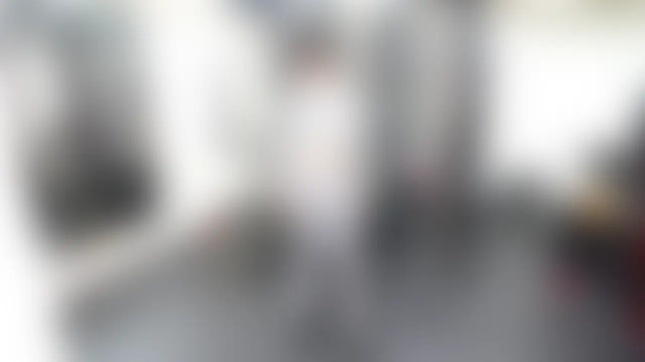 グレーウェアでジムえっち (2/2)