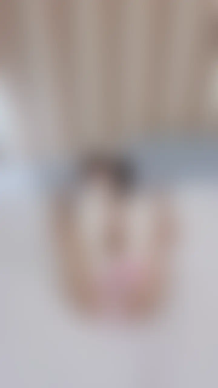 【ネコ耳コスでなま正常位えっち💓】
こんにちはー!!! 19歳JDの南国ちゃんですよっ💓
最近はちょっと忙しくてX更新できてない、、、今日は何か上げようかなっ!
ということで今回はなんと、、、初のえっち動画です!!!
初だから王道の正常位です(?)
正常位っていちばん基本的な体位だけど、よくよく考えたら
めっちゃえっちじゃないですか?
だらしなーくお股広げて、大事なところを男の人に差し出して「いっぱい奥までおまんこほじってくださーい!」って言ってるみたい、、、?
しかも生で入れられちゃったらもう完全に主導権奪われてされるがままだよね?
そんな事考えてたらまたムラムラしてきたー!!!(笑)
次回はもっとえっちな体位で奥のおーーーくの方にいっぱいびゅっびゅーってしてもらった動画あげるから楽しみにね💓 (2/2)