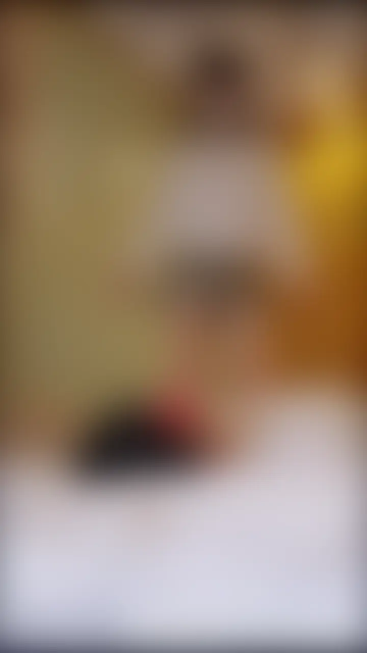 弥めい様の顔面騎乗です✨
これから何するでしょうか~😈
わかんない❔❔じゃあ教えてあげる🫶
正解は~、、、はい❗ちゃんと匂い嗅いでね~💕
汗だくで臭いと思うけどご褒美だよね🥰
~~~~~~~~~~~~
2アングル分の動画です
17:38秒 (2/2)
