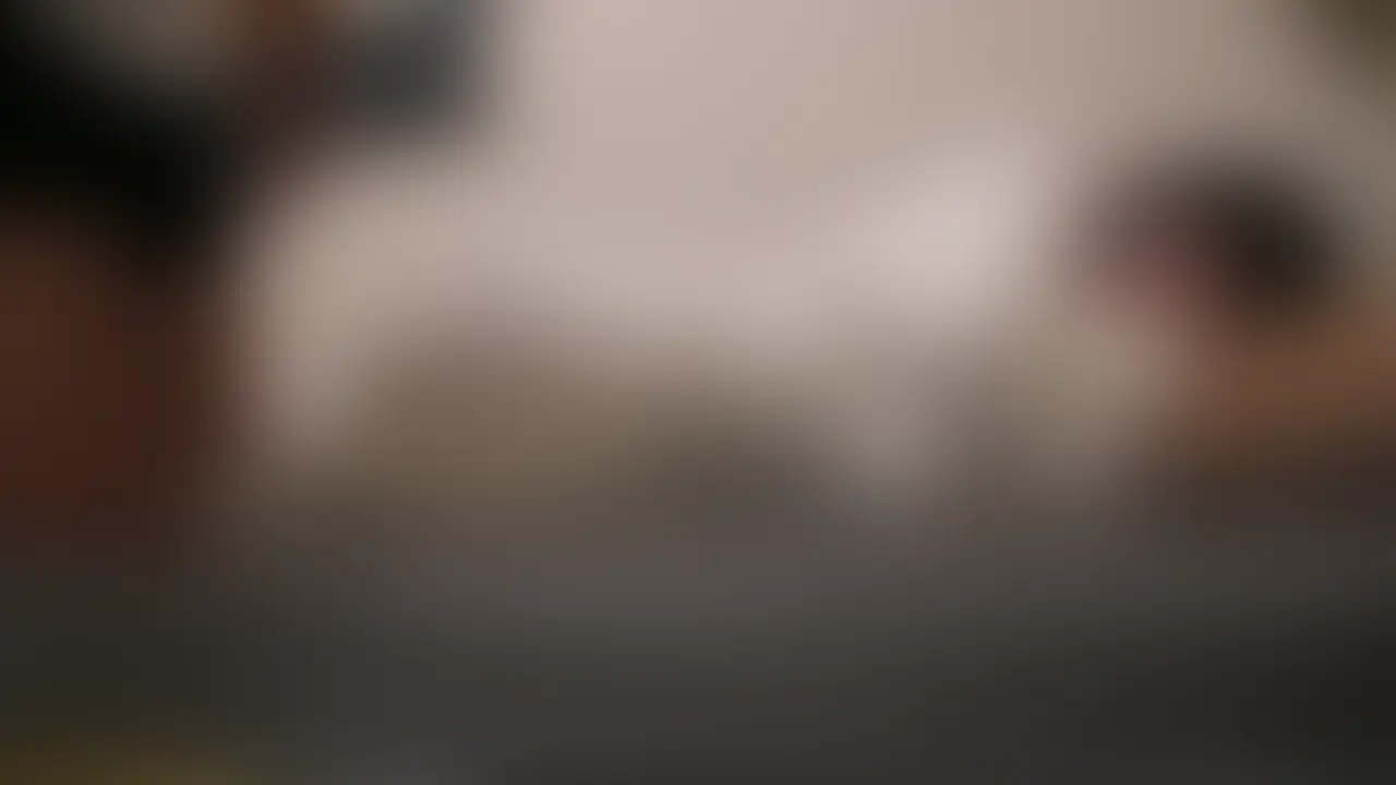 裏垢女子を家に呼んでオモチャでイカせまくった!!!
ライブチャットのオナニー動画配信者!!!
ネットでオナニーを配信していた裏垢女子と実際に会って撮影した動画の続きです。
Twitterなどをやられている方はピンとくるかも知れませんが、自撮りオナニーなどエッチな投稿をしている女の子って結構いるんですよね。
そういう子にイイネやメッセージのやりとりで仲良くなって、撮影までこぎつけました。
前回、別の動画でフェラをさせてみましたが、今回は趣味で集めた大人のオモチャでとことんイカせました。
彼女の名前はみっきーちゃん。二十歳の大学生です。 (2/2)