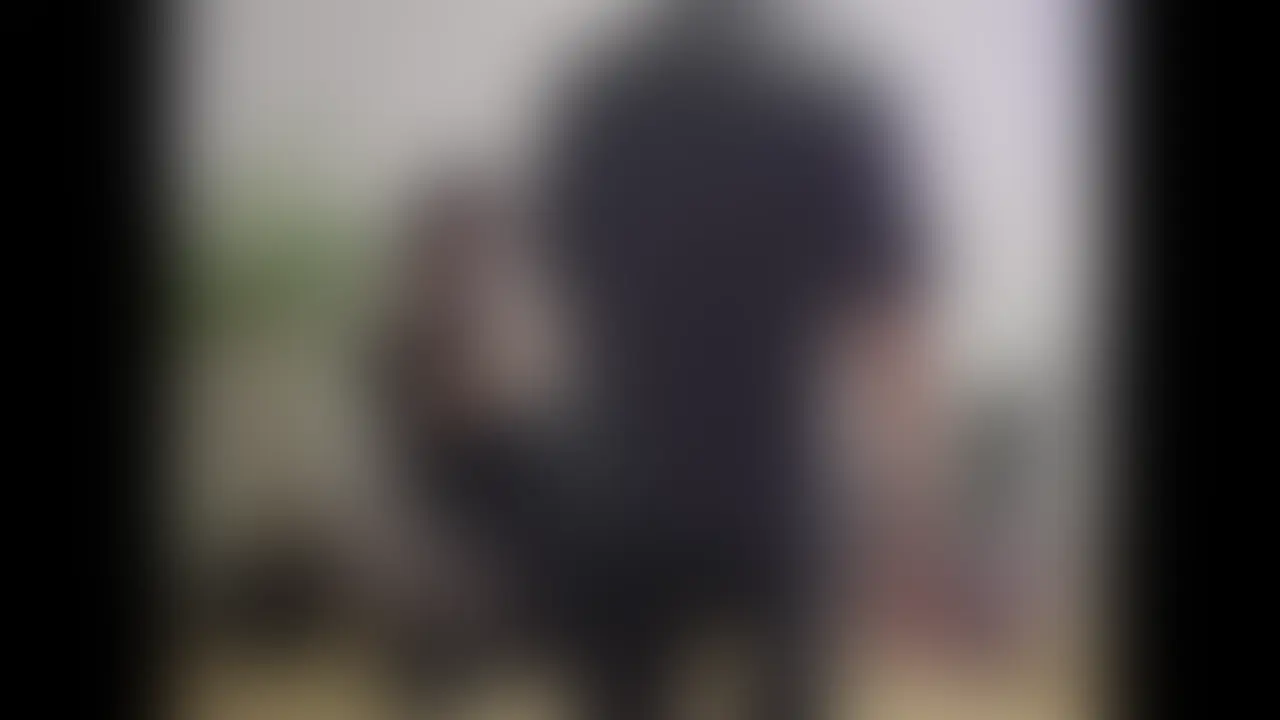 ・ちーちゃん(21)
・牧場🐮のインフルエンサー✨
裏垢女子👩をかじっていたというちーちゃんが遊びにきてくれました。
中々面白い経歴の持ち主で特殊な公務員👮且つ牧場のインフルエンサー✨
この時点で僕は興味しかわきません。
レンタルスペースを借りて裏垢の少人数のオフ会に参加していたり、
一人でバー🍶にいって牧場🐮の経営者の案件を獲得したり、人を寄せ付ける不思議な魅力の女の子です。
どうやら性欲が強すぎる💘事が悩みらしく、仕事の都合で今日まで4ヶ月ノーセックス。
仕事も身体を使うため、身体、性欲どっちも満たせるからベストマッチとの事でした。
裏垢女子らしく、感度も人一倍💘
少し長めに前戯もさせてもらい、心も身体も満足して帰っていただきました。 (2/2)