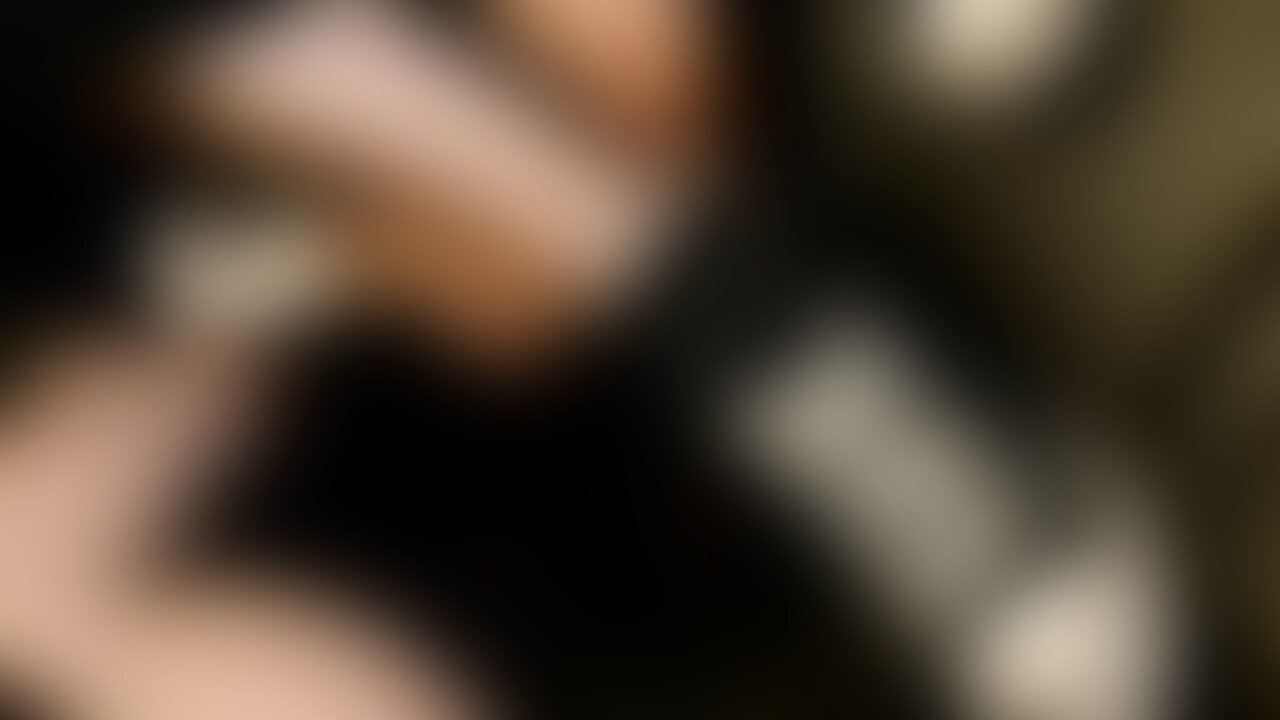 22歳OLあみちゃんのネットカフェでスニーカーの靴底舐めたり足コキしたり
今回はあみちゃんの私物、当日に履いていたスニーカーでフェチプレイしまくり。
靴底を眺めては興奮してきて、靴底を顔面にあててすりすり、興奮度が増してきて
靴底に舌をはべらせ、隅々まで舐め舐め、溝まで丁寧に堪能したら
今度は足コキ、ネットに夢中になりながらも足は器用に左右にぐりぐり、興奮させる
ポイントを知っているあみちゃん、デートでネットカフェに来た足フェチカップルの願望を映像化! (2/2)