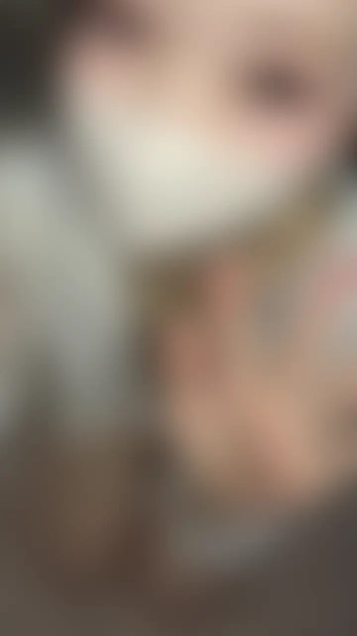 新しい下着でふとももに挟んでみた🫧
マイク届いたから次から音よくなるかも♡ (2/2)