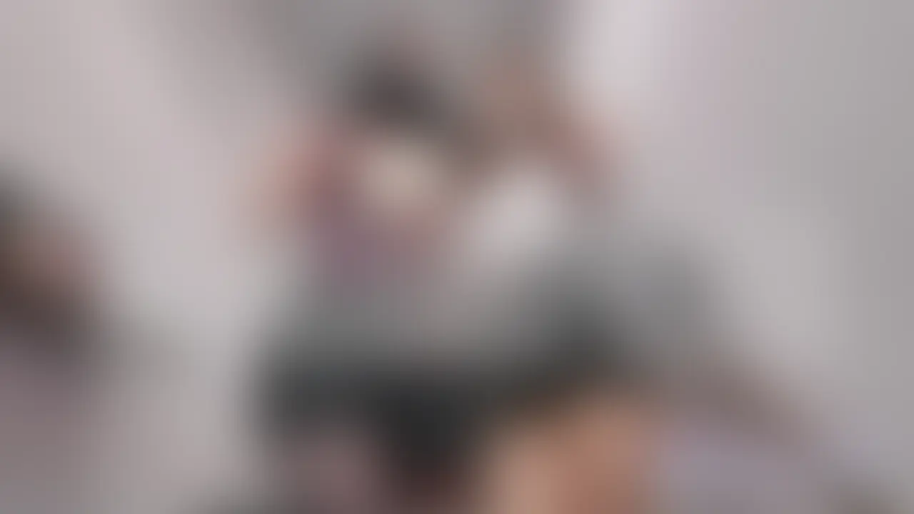 『終わりなき杭打ちピストン・心まで寝取られた人妻ちぃちゃんの一日💗』
人妻ちぃちゃんねる初コラボですっ😊💕
「人妻OLりこ」様と言えばNTRファンの方はみんな知ってますよね🎵
そしてりこちゃんのパートナー様もまたエチエチの匠でしたっ❕
そんなお二人と一緒に露出デート💗&NTRセックス✨
chiiちゃんとりこちゃんが並んで歩けば、皆が振り向く絶景が爆誕💗
魅力的なデカ尻がミニスカートからはみ出して、歩いているだけなのにエロいっ😤💕
最高の露出デートでしたっ🎵可愛い二人がお尻を触りあっているなんて幸せですっ❕
気持ちが高ぶったままホテルでNTRプレイ🎵
パートナーさんは筋肉隆々でゴッツいチンポの持ち主❕
僕では絶対にマネできない体位で子宮に響くパワーピストンで何度もイカされるchiiちゃん😭
そして何度もレロチューをせがむchiiちゃん💗(chiiちゃんは好きな人にはチューをせがむ癖有)
僕たちNTRの時の約束があって生はNGだったんです。
ですがchiiちゃんがパートナーさんのチンポにメロメロになって、僕はchiiちゃんに説得をされて『chiiちゃん人生初の他人生チンポ中出しセックス』となりました💖
(○○君が大好き💗になったchiiちゃんはその後も「○○君とはまた逢いたい」と言ってくれます💦)
そんな僕もりこちゃんに思い切り性欲をぶつけますっ❕
エチエチ過ぎるナイスボディっ、ムチムチなお尻にむしゃぶりついてハメハメ💗
エグい舌使いで舐められてはハメハメ💗💗
あぁっ永遠に続いて欲しい~・・・・💗💗💗
気持ち良すぎるりこちゃんの身体に溺れ思いっきり中出しを決めると、おぉっ信じられない量のザーメンがっ、さすが👍りこちゃん😳💓
人妻OLりこちゃん、楽しいコラボありがとうございました💖 (2/2)