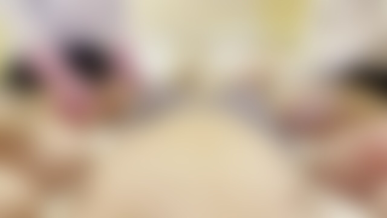 OLさんによるちんぽ掃除です。とても汚いので今回は4人がかりでお掃除しました!
全てさらっ⭕️シリーズ 4色のゴム手袋で乳首やちんぽを掃除され、白い液体が出るまで掃除されます、、、、最後の4人がかりは実物です! (2/2)