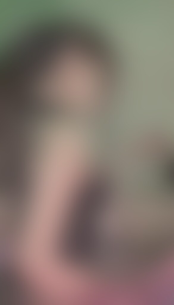 光る露天風呂えっち…🛁🤍
横からバージョン!
ぬくぬくあったかいお風呂でえっちしてきたよ🤍
露天風呂だから丸聞こえなのに、いつもと違うシチュエーションなのもあっていっぱい声出ちゃった……🥺
普段しない体位でおちん○ん咥えるのもめちゃ楽しかったー!!
暖かくて、体温もいつもより上がってるからお湯の中でもおま○ことろとろに濡れてたよ……♡
そのままお風呂の中でしたんだけど、動く度にお湯が跳ねてお湯に押されて、いつもと違う気持ちいい所に当たるからおま○こ負けちゃうとこだった……♡♡
いつもよりもさらに艶やかなすいまのおしりもよ~く見てね👀🤍 (2/2)