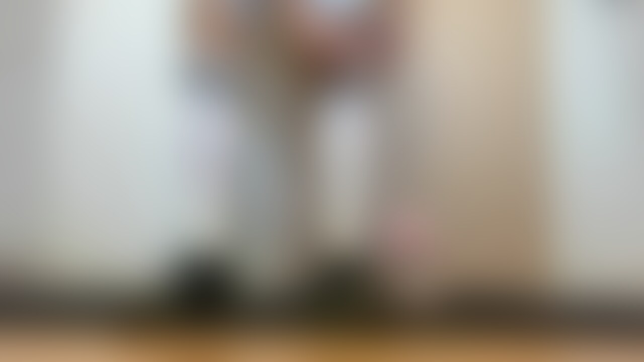 ぬいぐるみを、踏みつける→スパッツの中に閉じ込める→唾を吐きかける→股間に押さえつける→太ももで締めあげる sample 1