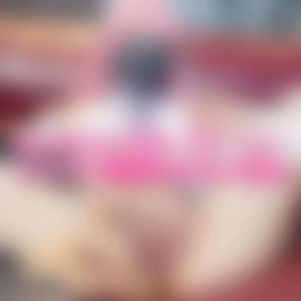 NIK◯E ド◯シーコスです。眼がパッチリしているAyuちゃんに似合っているんじゃないかなと思います。
オマンコもアナルも丸見えのアングルで撮っている最中は恥ずかしがっていました😃
【収録内容】
おもちゃ責め
股間突き出しポーズでおもちゃと手マン
動画時間 10分 (2/2)