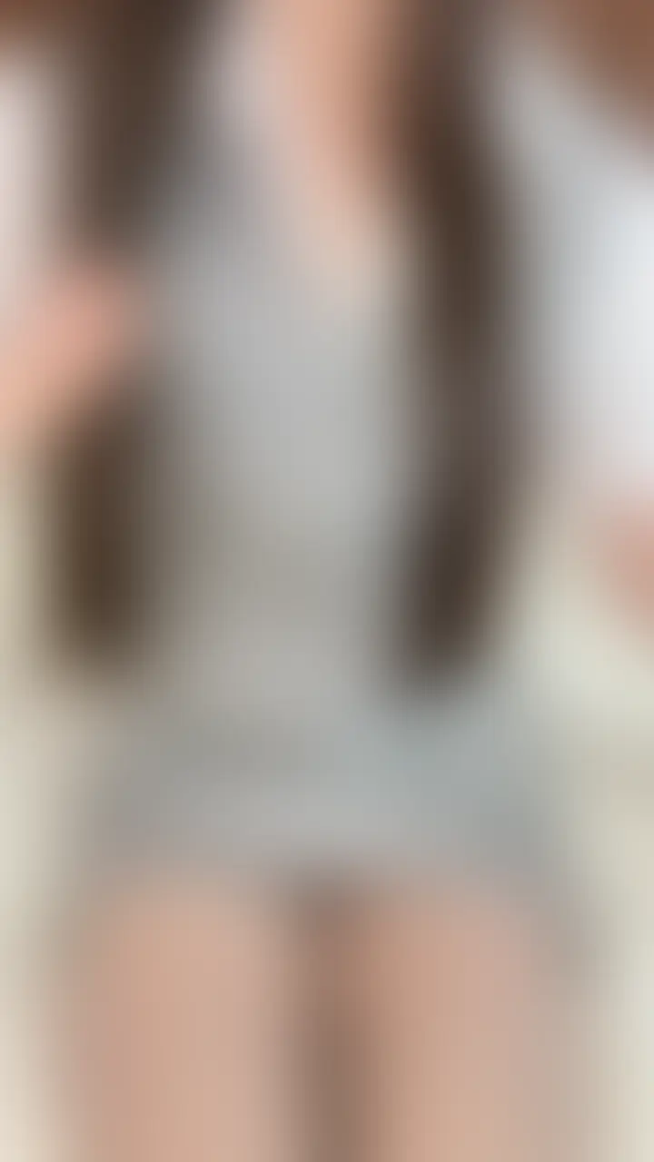 今日もお疲れ様😌
お仕事の疲れを私が癒すよ〜!!
お仕事おわりのOLかなでの脚に
ぬるぬるローションを…♡
太ももに挟まれて気持ちよくなってね🤭︎💕︎︎ (2/2)
