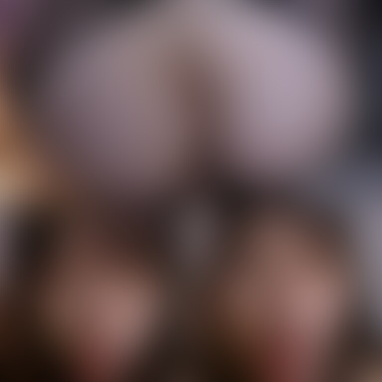 あれ…
さっき果ててしまったばっかりなのに、もうこんなに硬くなってる。。
...相当溜まってるのかな?
…それとも変態さんかな?💕
今夜は特別に上のお口と下のお口でパンパンになった肉棒をほぐしちゃいますね。。
身バレ防止の為、普段は激推しプラン様でしかお顔出し(口元をお見せすること)はしてなかったのですが…
今夜は特別に、いつも応援してくださる食べ放題プランの皆さまにも口元をチラ見せしちゃいます…㊙️
いつもより舌の動きを感じてもらえたら嬉しいな♡
おしりの部分がまぁるく破けてる全身タイツを着用していたので、ずっぽり…そのままディルドに腰を下ろせば直ぐに挿入可能。。
背面機上位のアングルでデカ尻を見せつけながらディルドを出したり入れたり…
結合部って、いやらしいですよね…/////
騎乗位では剛毛おまんこを見せつけながら、煽りアングルで激しくピストン…
今夜はご奉仕するはずが、つい一緒に激しくイッちゃいました、、、////// (2/2)
