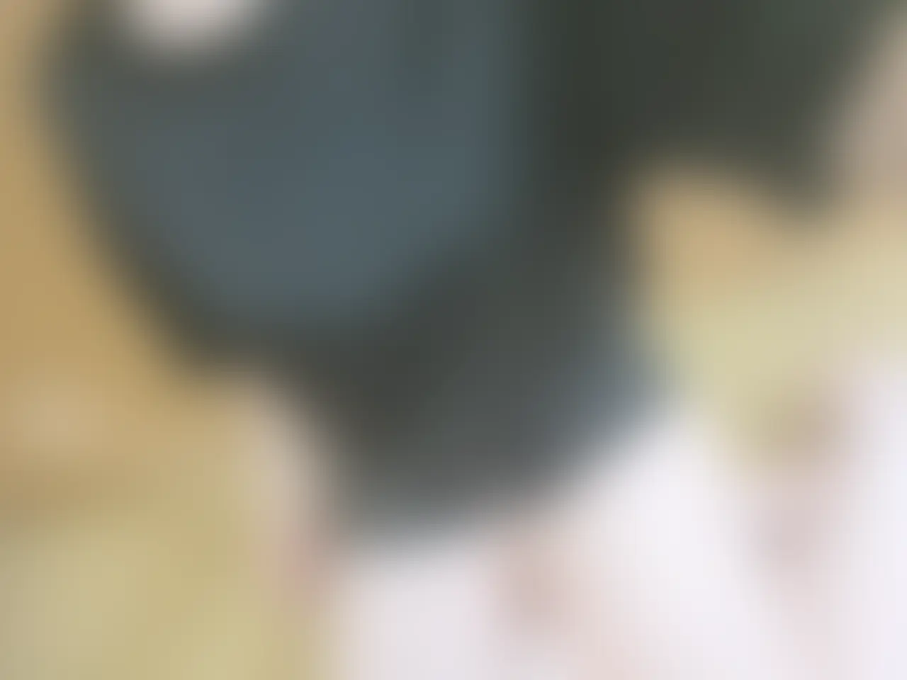 琥珀🐍「服の中想像してみてね🫶」の投稿サムネイル